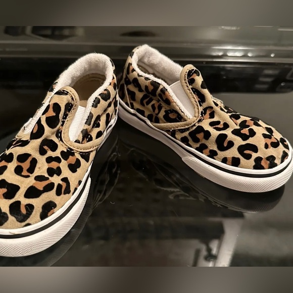 Vans Classic Slip On VN0A4BUTYS51 Preschool Leopard Black Sneakers Shoes HS4850 - Picture 2 of 4